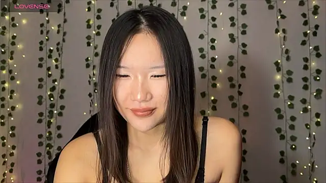 Snapshot of Asian_Vi chatting on October 2025 02:19:02 PM Asian Vi online show from October 2025 02:19:02 PM