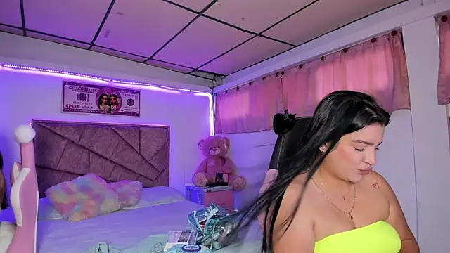 Cristal Smith20 online show from April 2026 11:39:01 AM