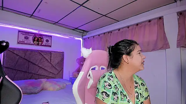 Cristal Smith20 online show from April 2026 12:07:02 PM