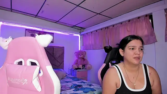 Cristal Smith20 online show from April 2026 01:04:02 PM