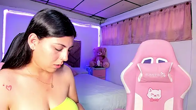 Snapshot of Cristal_Smith20 chatting on June 2026 11:37:02 AM Cristal Smith20 online show from June 2026 11:37:02 AM