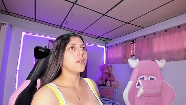 Cristal Smith20 online show from April 2026 12:20:01 PM