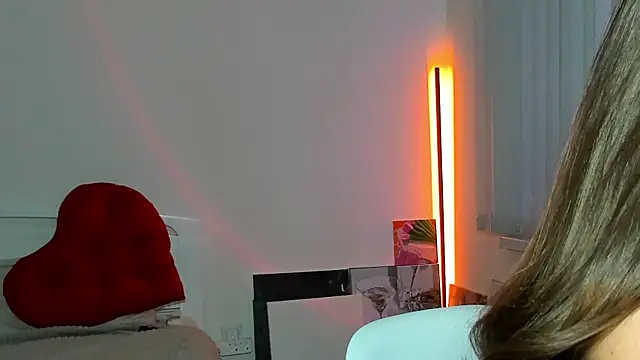 Snapshot of Andrea_tasty chatting on May 2026 04:39:01 PM Andrea tasty online show from May 2026 04:39:01 PM