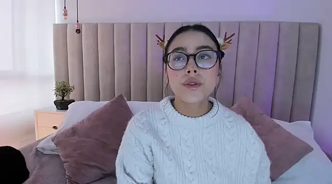 Snapshot of miss_martiina chatting on March 2025 09:56:01 PM miss martiina online show from March 2025 09:56:01 PM