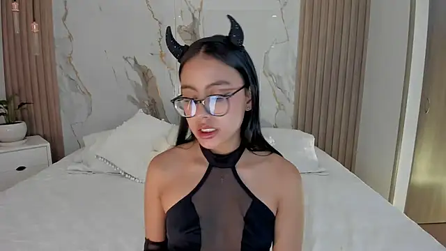 Snapshot of miss_martiina chatting on September 2025 02:10:01 AM miss martiina online show from September 2025 02:10:01 AM