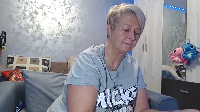 RosesandLillies online show from November 2025 06:12:01 PM