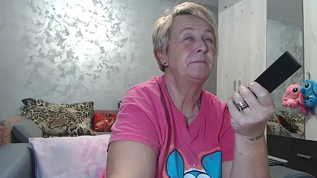 RosesandLillies online show from October 2025 03:45:02 PM