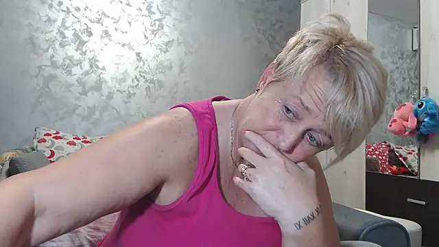 RosesandLillies online show from November 2025 05:41:01 PM