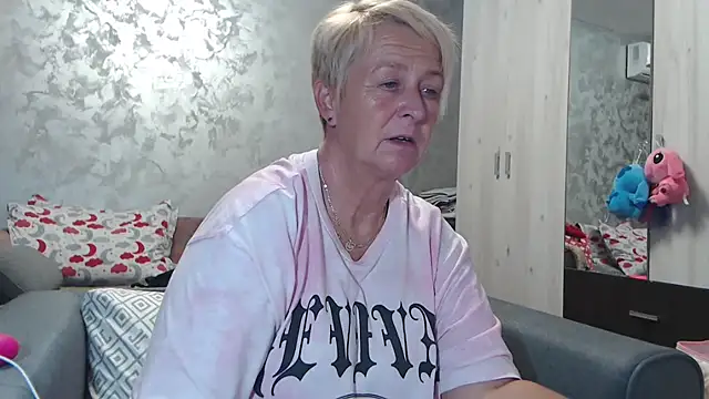 RosesandLillies online show from September 2025 05:09:01 PM