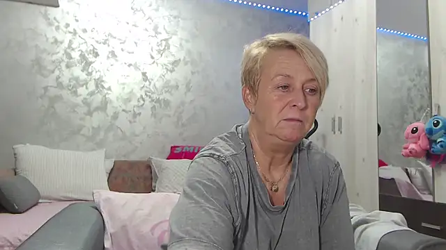 RosesandLillies online show from April 2026 04:12:02 PM