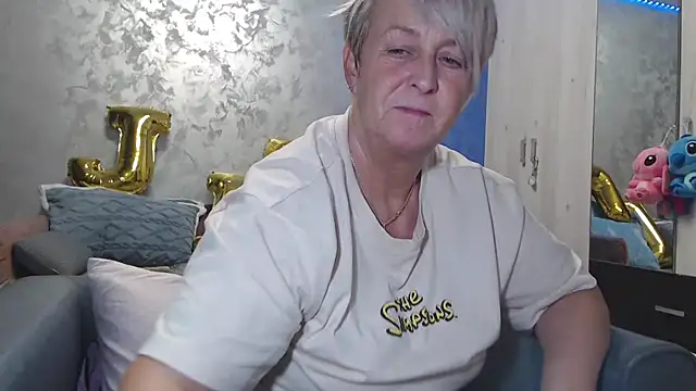 RosesandLillies online show from January 2026 06:00:01 PM