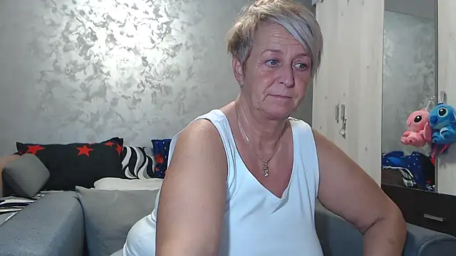 RosesandLillies online show from January 2026 06:12:01 PM