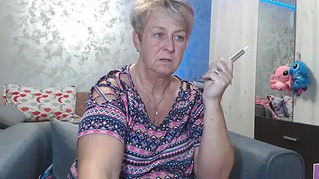 RosesandLillies online show from December 2025 05:57:05 PM