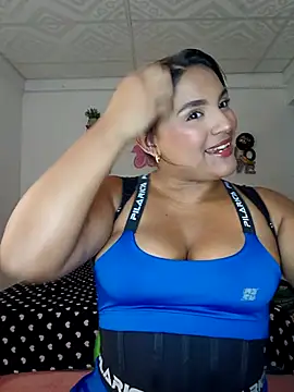 Snapshot of victoria_roussee chatting on February 2026 07:14:01 AM victoria roussee online show from February 2026 07:14:01 AM