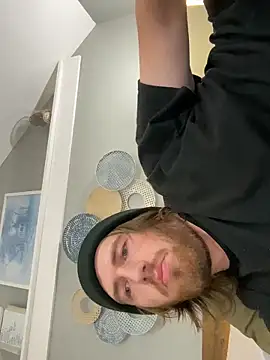 Snapshot of Explosive_andyy chatting on October 2025 11:31:02 AM Explosive andyy online show from October 2025 11:31:02 AM