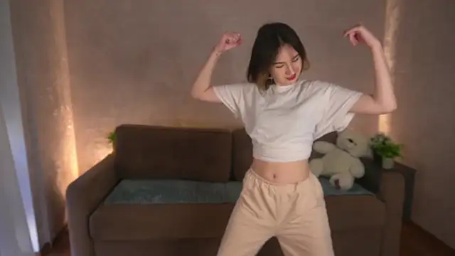 LizbethBulkley online show from February 2025 12:28:01 PM