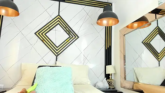 Snapshot of EmilyDiaaz chatting on November 2025 12:06:01 PM EmilyDiaaz online show from November 2025 12:06:01 PM