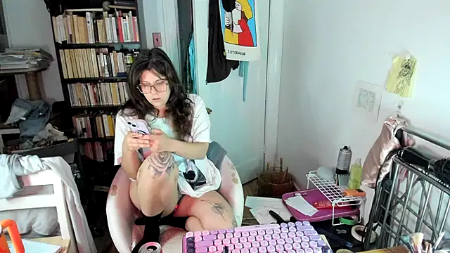 Snapshot of Rosiee69_ chatting on November 2025 12:27:02 PM Rosiee69 online show from November 2025 12:27:02 PM