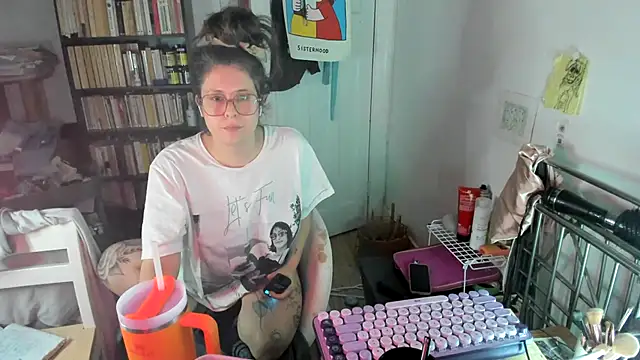 Snapshot of Rosiee69_ chatting on November 2025 12:33:01 AM Rosiee69 online show from November 2025 12:33:01 AM