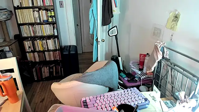 Snapshot of Rosiee69_ chatting on November 2025 03:35:02 PM Rosiee69 online show from November 2025 03:35:02 PM