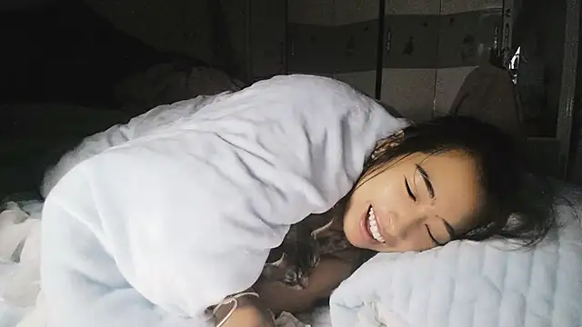 hebe-02 online show from November 2025 11:16:02 PM