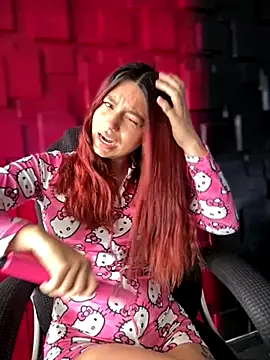 Emily-teen online show from December 2025 07:26:02 PM