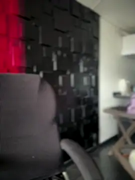 Emily-teen online show from November 2025 01:22:02 PM