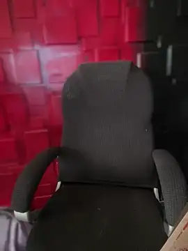 Emily-teen online show from October 2025 01:45:02 PM