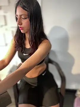 Emily-teen online show from March 2025 07:33:01 PM