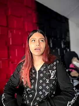 Emily-teen online show from December 2025 07:37:02 PM