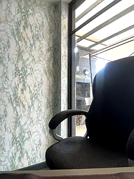 Emily-teen online show from November 2025 07:36:02 PM