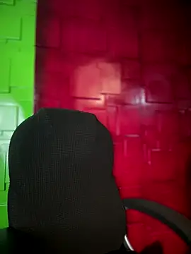 Emily-teen online show from December 2025 08:04:02 PM