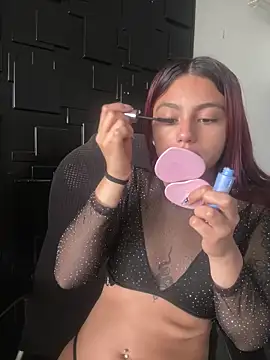 Emily-teen online show from November 2025 02:32:01 PM