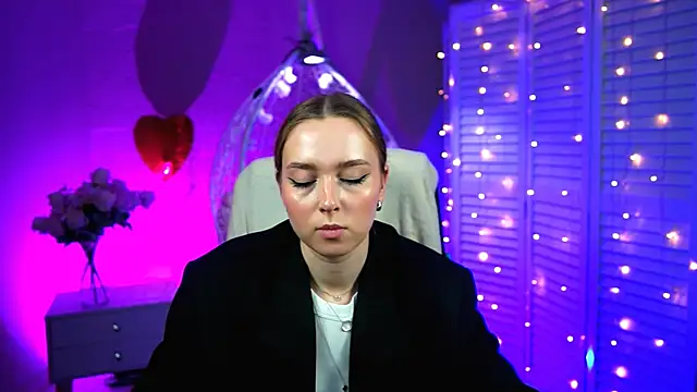 JenniferGraces online show from March 2025 02:40:01 PM