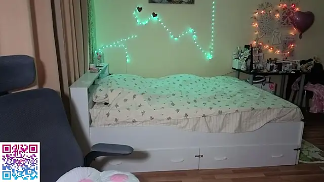 boozekirs  online show from April 2026 02:17:01 AM