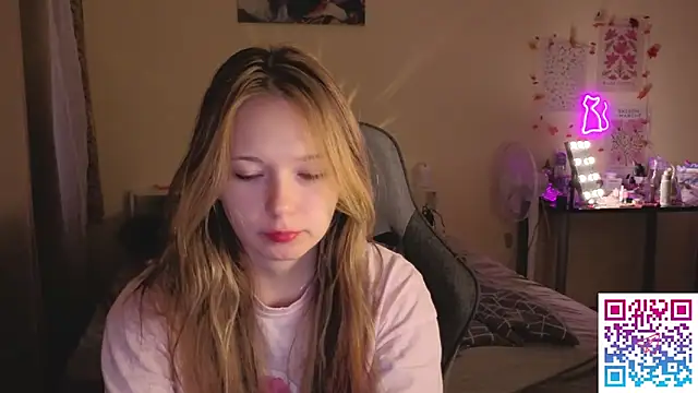 boozekirs  online show from October 2025 02:45:02 AM