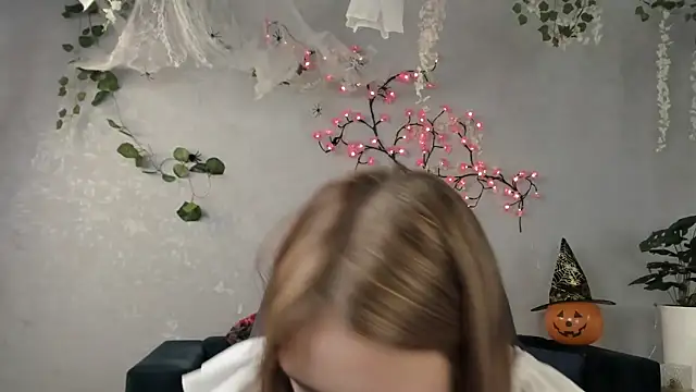 boozekirs  online show from October 2025 03:49:01 AM