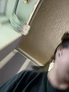 HTXBELLE online show from April 2026 12:15:02 AM