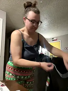 Snapshot of HTXBELLE chatting on December 2025 03:00:02 AM HTXBELLE online show from December 2025 03:00:02 AM