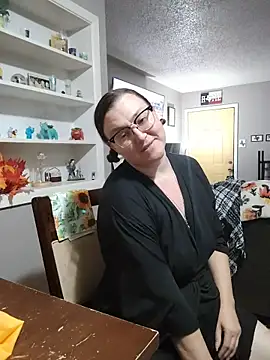 Snapshot of HTXBELLE chatting on November 2025 10:37:02 AM HTXBELLE online show from November 2025 10:37:02 AM