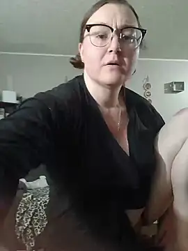 Snapshot of HTXBELLE chatting on November 2025 10:26:01 AM HTXBELLE online show from November 2025 10:26:01 AM