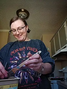 Snapshot of HTXBELLE chatting on October 2025 06:27:01 PM HTXBELLE online show from October 2025 06:27:01 PM