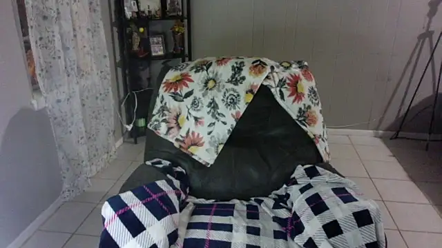 Snapshot of HTXBELLE chatting on October 2025 08:49:02 AM HTXBELLE online show from October 2025 08:49:02 AM