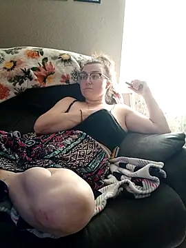 Snapshot of HTXBELLE chatting on October 2025 06:45:01 PM HTXBELLE online show from October 2025 06:45:01 PM