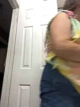 HTXBELLE online show from April 2026 09:43:02 PM