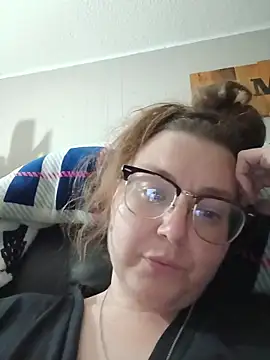 Snapshot of HTXBELLE chatting on November 2025 04:38:02 AM HTXBELLE online show from November 2025 04:38:02 AM