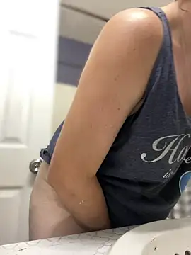 HTXBELLE online show from April 2026 08:42:02 PM