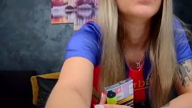 Snapshot of jake_and_melinda chatting on March 2025 05:18:02 AM jake and melinda online show from March 2025 05:18:02 AM