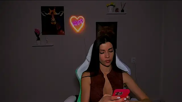 KetiWils online show from March 2025 04:58:01 PM