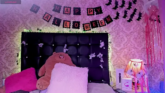 Luna Sommer online show from October 2025 02:13:02 AM